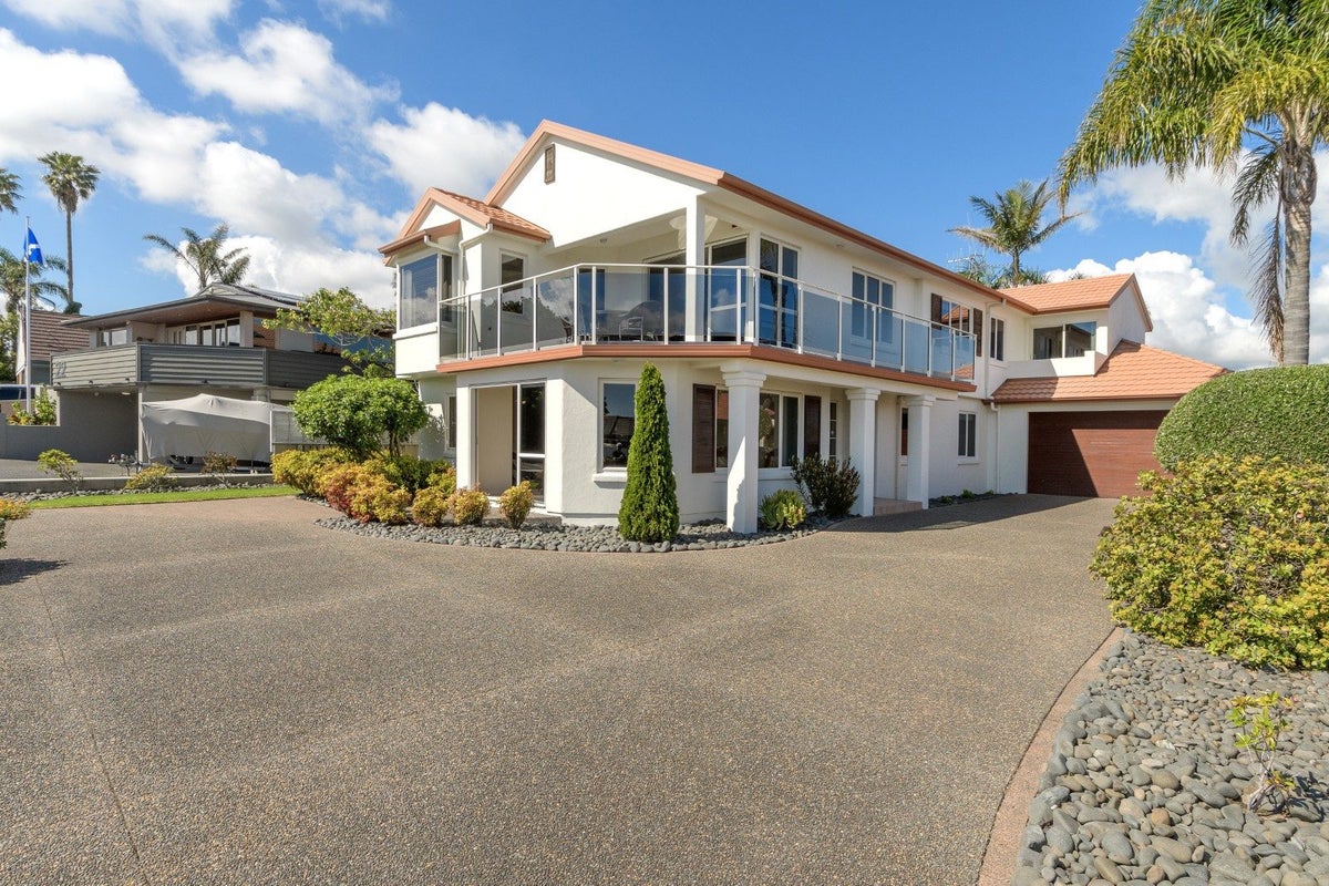 24 Kiriwai Place, Matua, Tauranga - Carousel 1