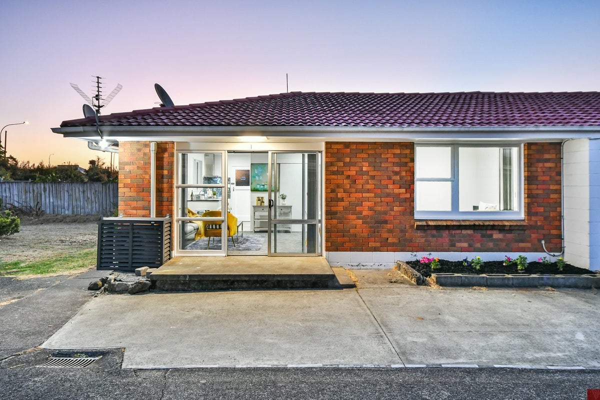 1/12 Reagan Road, Papatoetoe, Auckland - Carousel 2