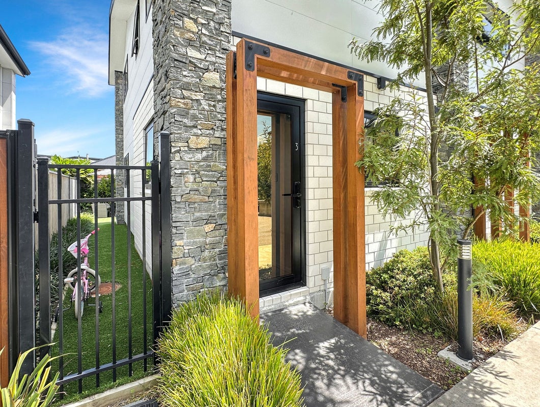 3/4 Johnston Grove, Taita, Lower Hutt - Carousel 19