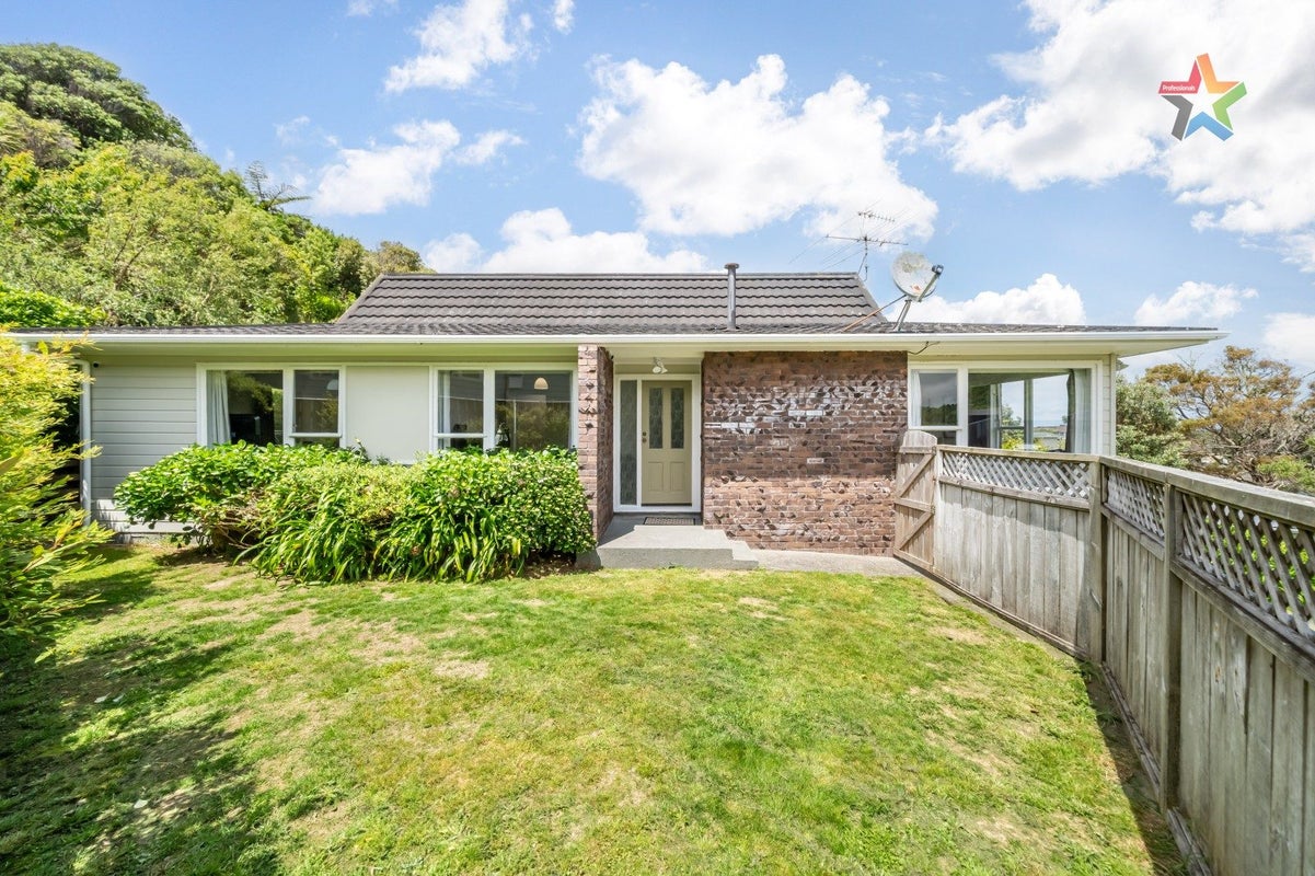 52 Waipounamu Drive, Kelson, Lower Hutt - Carousel 1