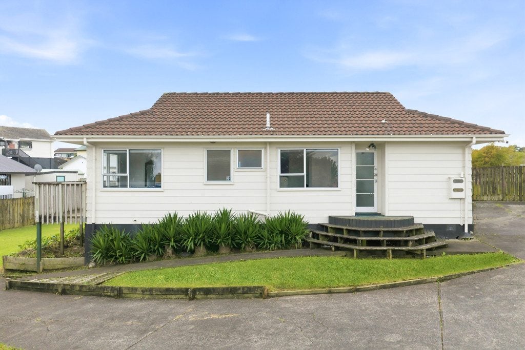 197 Mahia Road, Wattle Downs, Auckland - Carousel 1