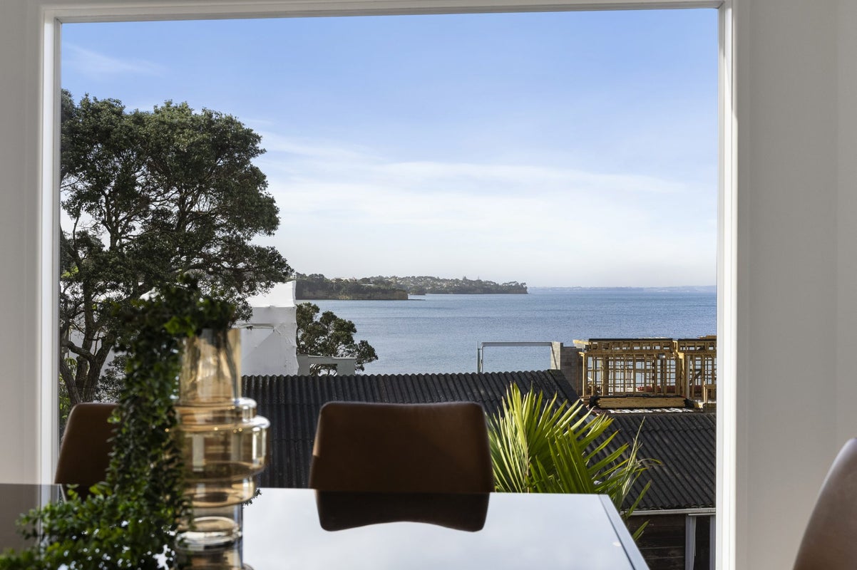1/51 Rothesay Bay Road, Rothesay Bay, Auckland - Carousel 1