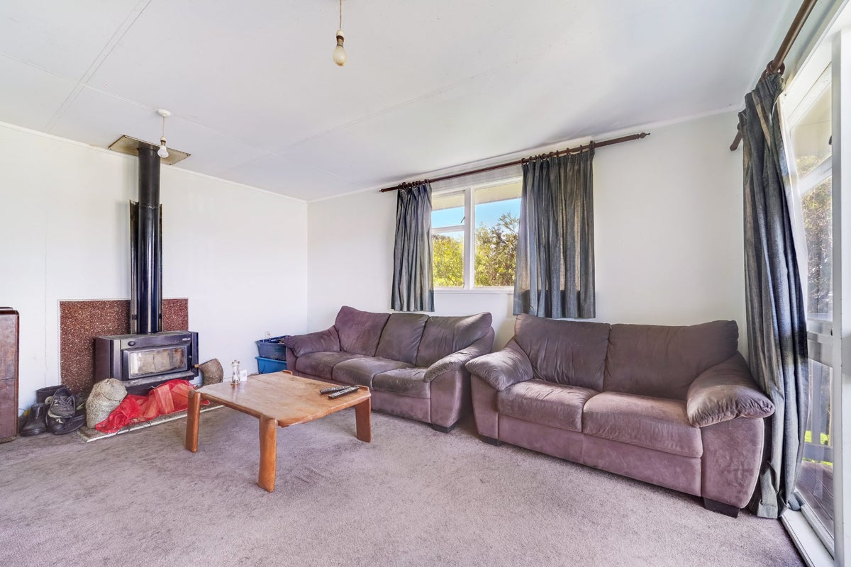 28 Glenbervie Crescent, Massey, Auckland - Carousel 2