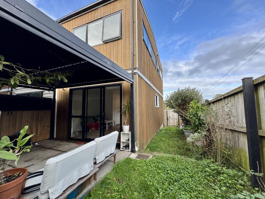 4/141 Wallace Road, Mangere Bridge, Auckland - Carousel 1