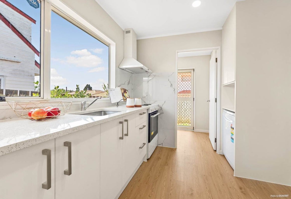 3/10 Rewa Street, New Lynn, Auckland - Carousel 1
