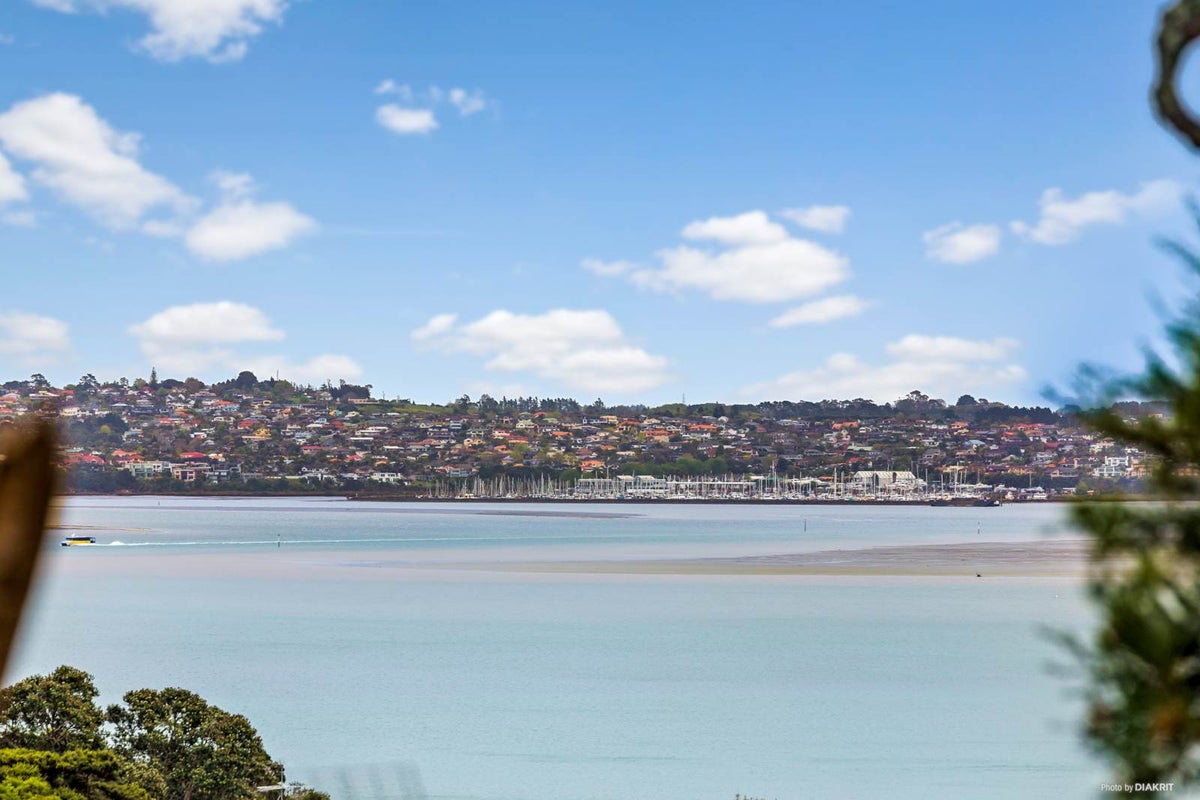 43B Island Bay Road, Beach Haven, Auckland - Carousel 2