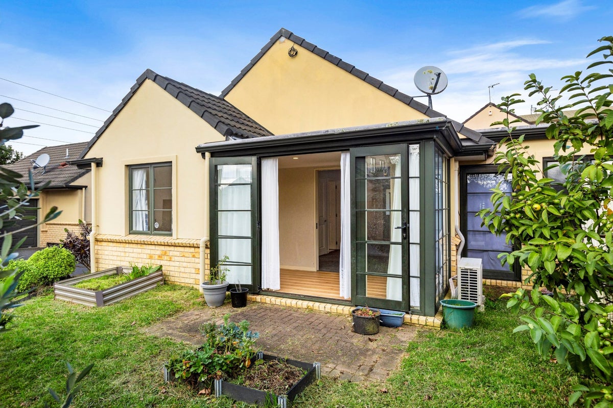 162/172 Mcleod Road, Te Atatu South, Auckland - Carousel 2