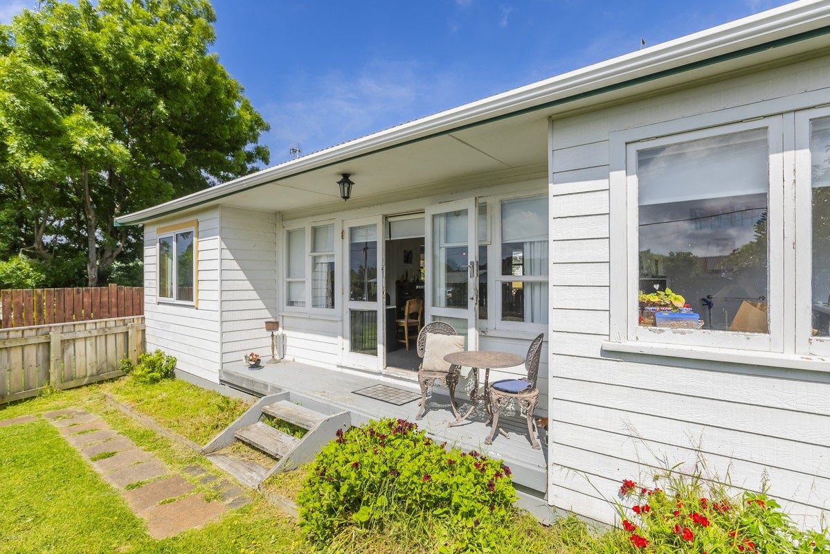 26 Francis Road, Paraparaumu Beach, Paraparaumu - Carousel 1