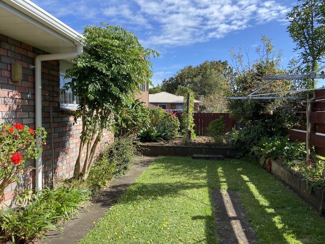 13B Turehu Street, Merrilands, New Plymouth - Carousel 16