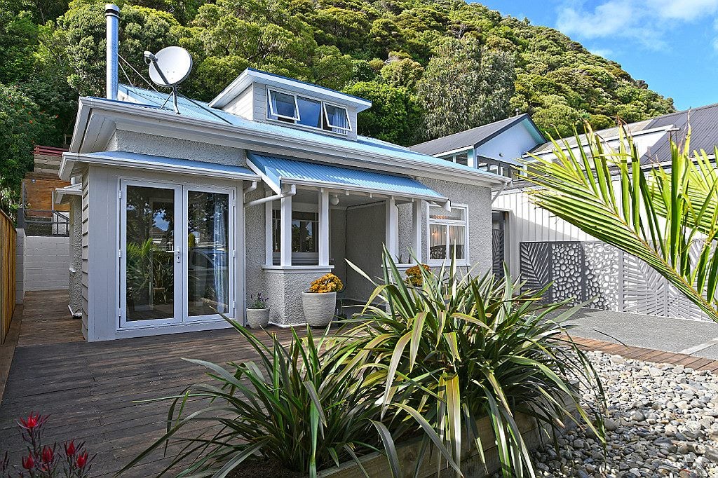 221 Muritai Road, Eastbourne, Lower Hutt - Carousel 1
