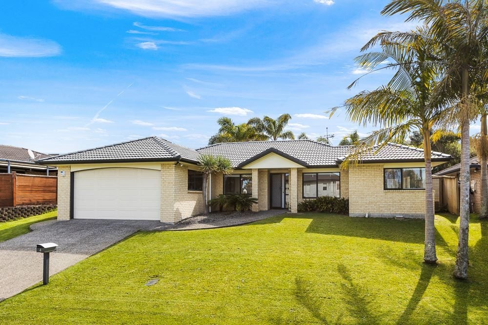 4 Fresil Lane, Massey, Auckland - Carousel 1