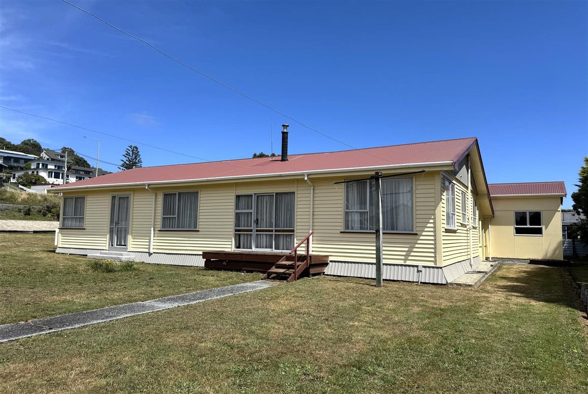 118 Tasman Street, Karoro, Greymouth - Carousel 2