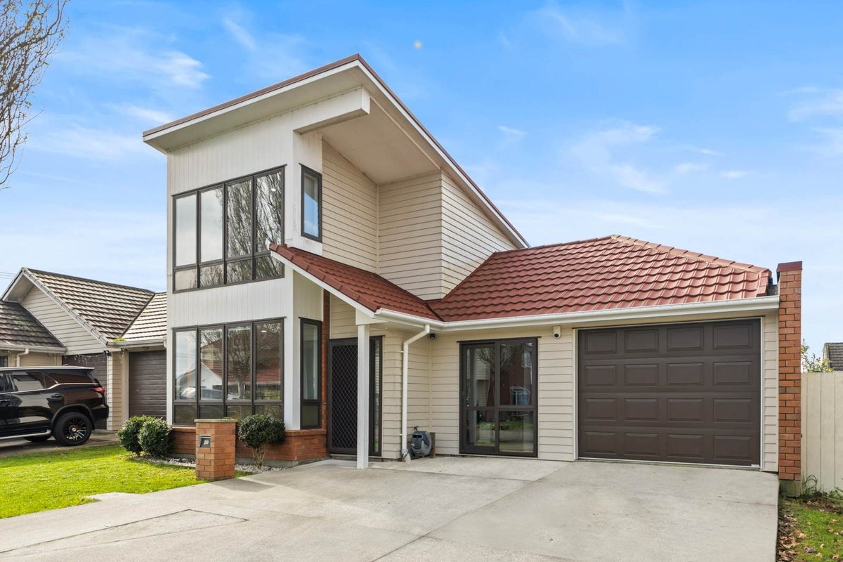 29 Tarapiroe Avenue, Takanini, Papakura, Auckland - Carousel 1