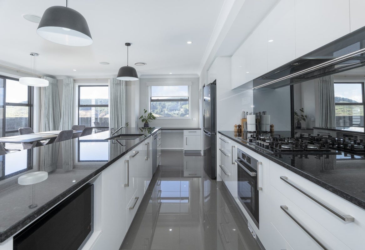 14 Atherton Terrace, Churton Park, Wellington - Carousel 2