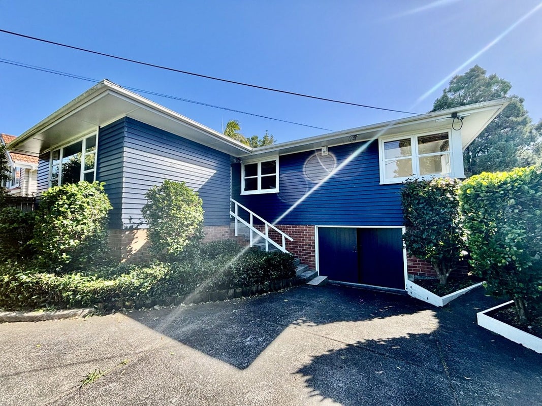 37 Hillcrest Road, Hillcrest, Hamilton - Carousel 6