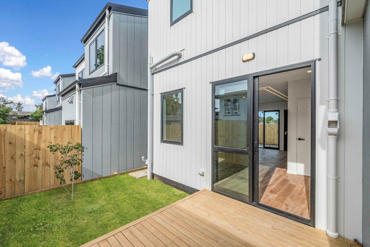 31 McLeod Road, Weymouth, Auckland - Carousel 13