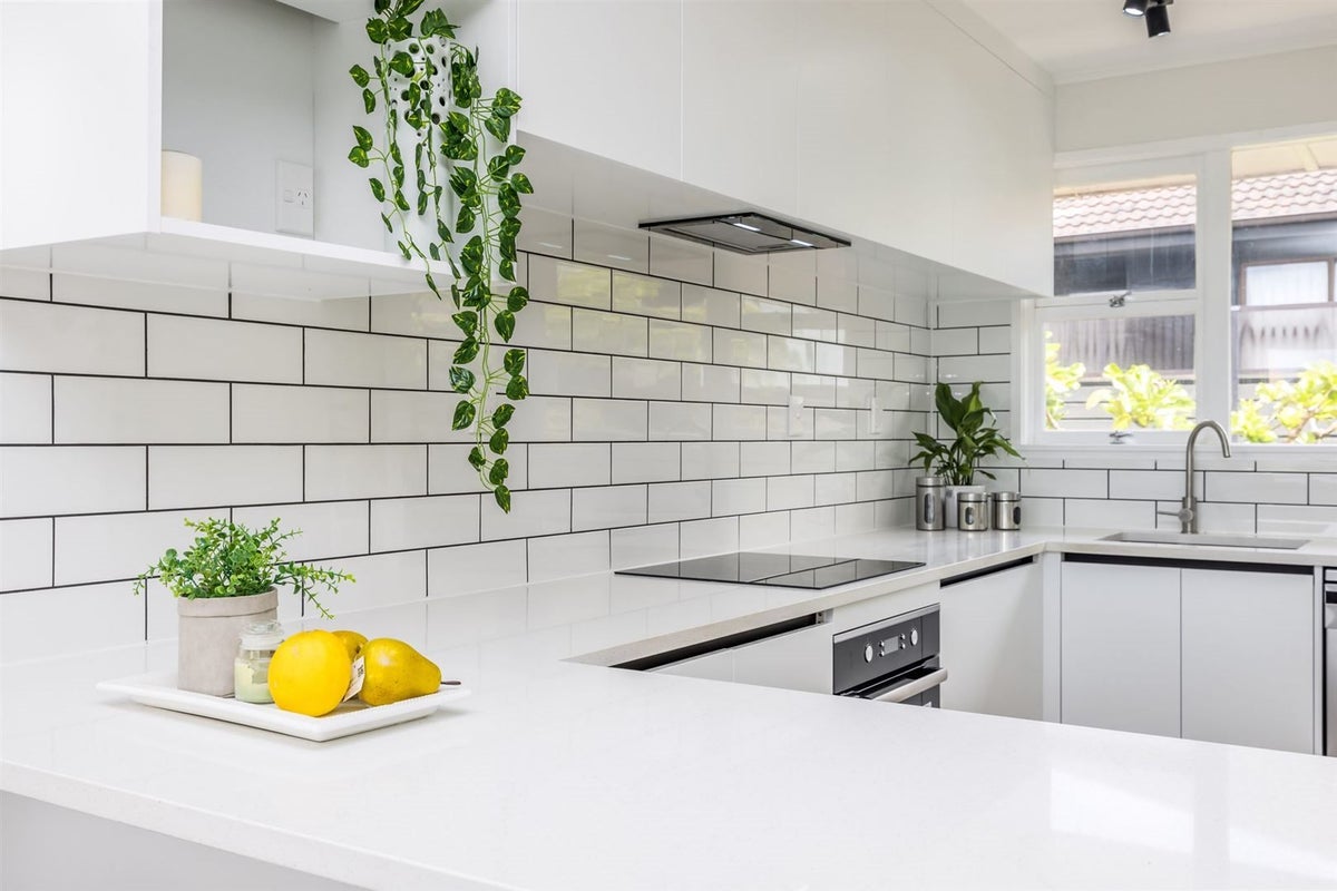 3/240 Hurstmere Road, Takapuna, North Shore City - Carousel 2