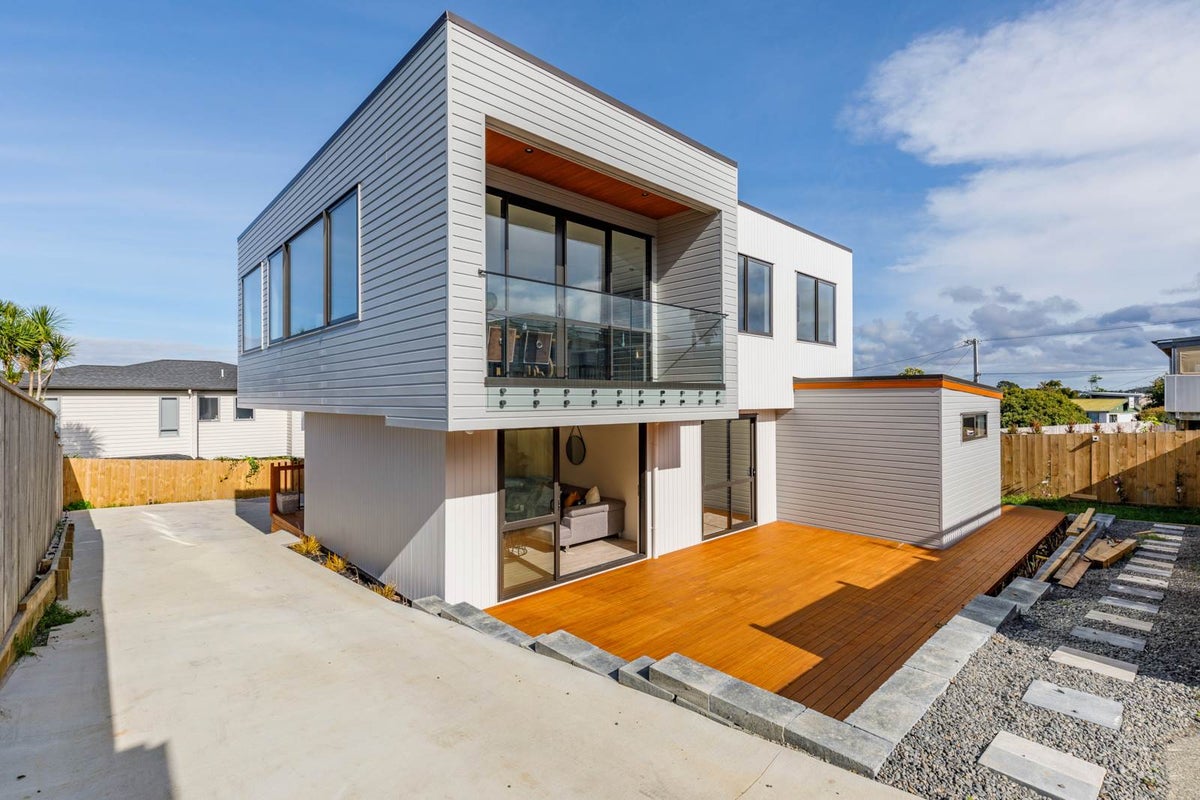 152A Carlisle Road, Northcross, Auckland - Carousel 1