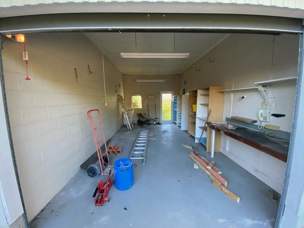1/28 Royal View Road, Te Atatu South, Auckland - Carousel 15