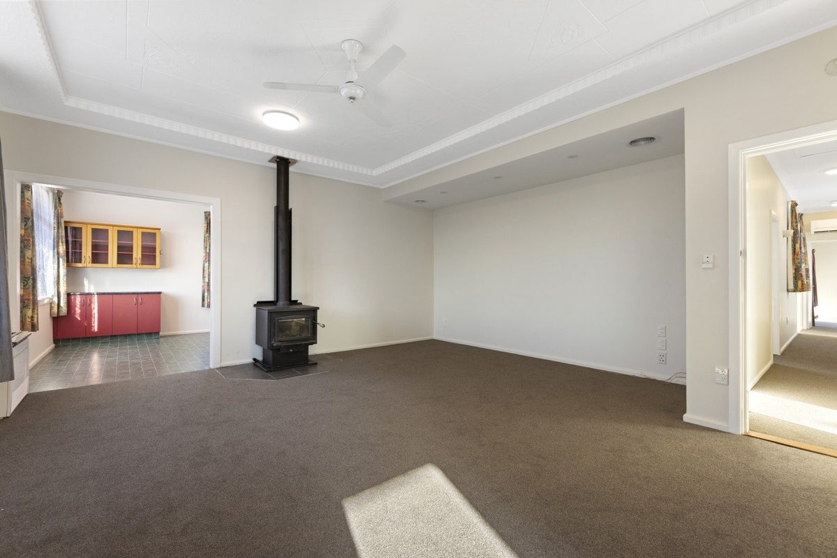 11 Balmoral Street, Oamaru North, Oamaru - Carousel 2