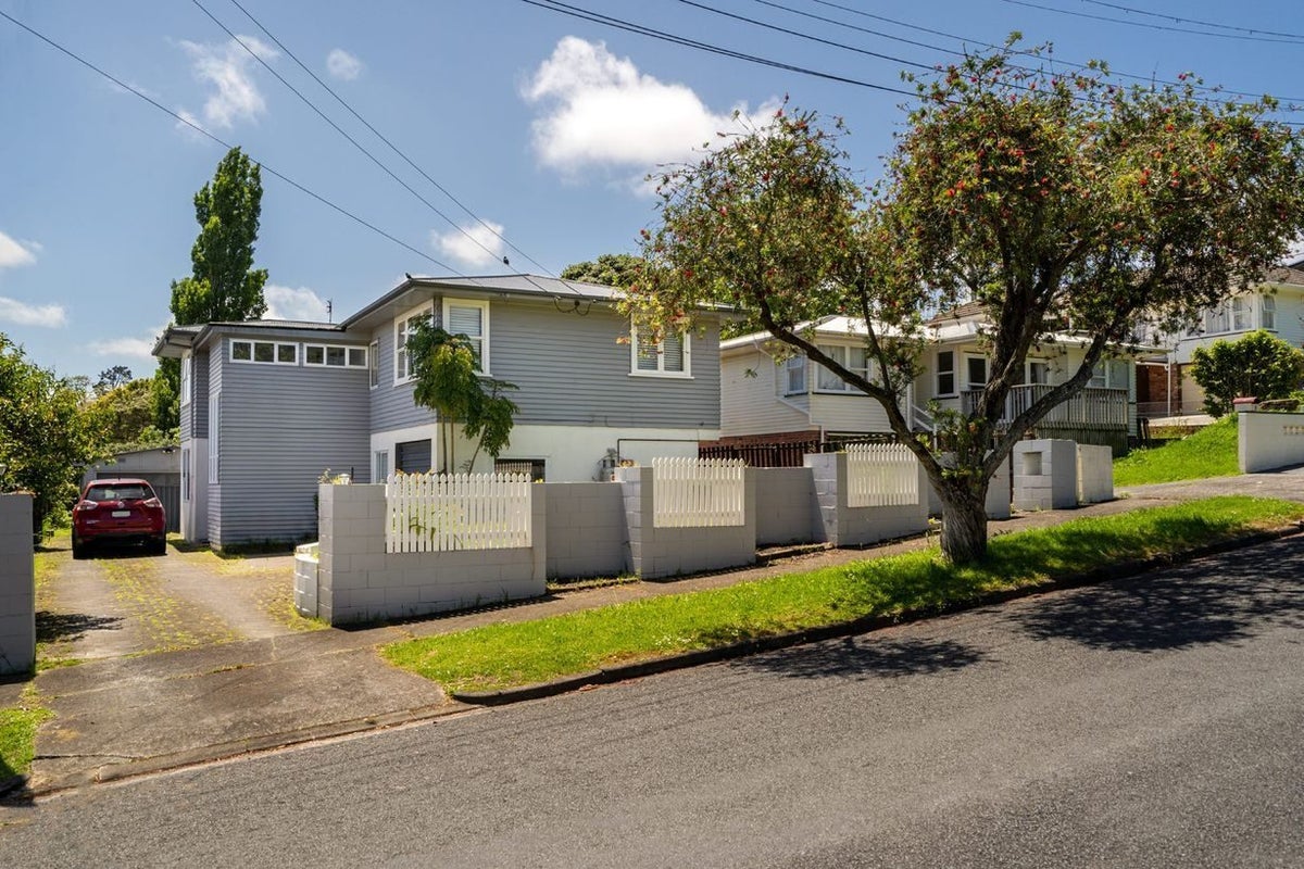 6 Peter Buck Road, New Windsor, Auckland - Carousel 12