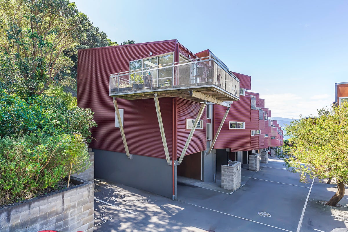 1/2 Onslow Road, Khandallah, Wellington - Carousel 1