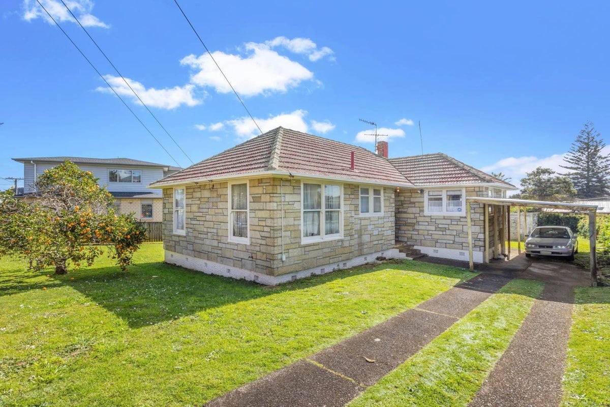 1 Coates Crescent, Panmure, Auckland - Carousel 2