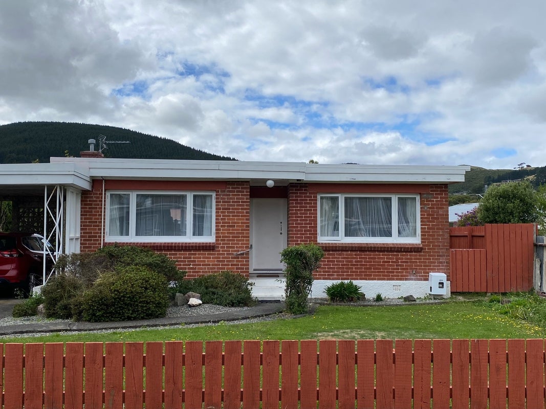 44A Beauchamp Street, Tawa, Wellington - Carousel 1