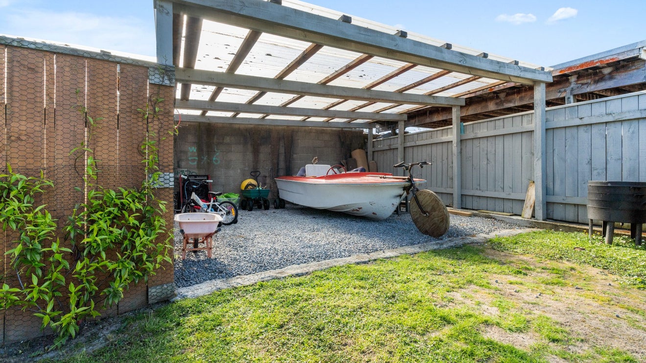 4 Sequoia Place, Maoribank, Upper Hutt - Carousel 22