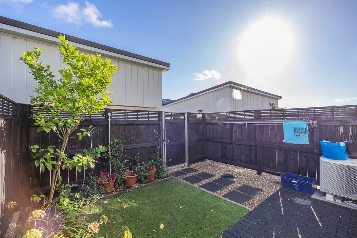 46 Manarini Road, Westgate, Auckland - Carousel 2