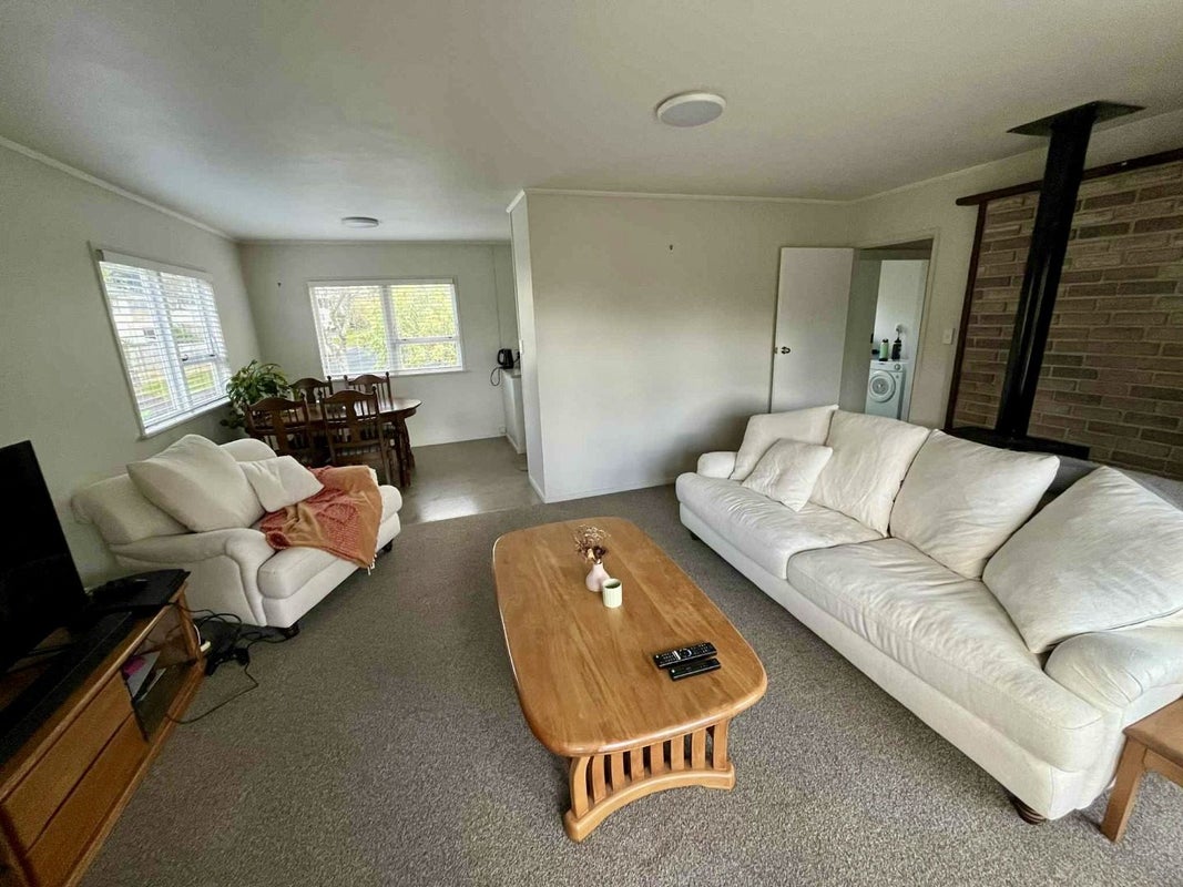 15 Sun Valley, Hatfields Beach, Orewa - Carousel 2