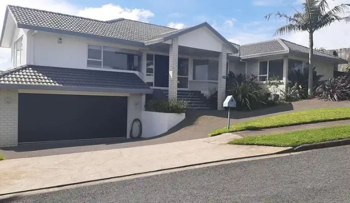 52 McCahill Views, Botany Downs, Auckland - Carousel 1