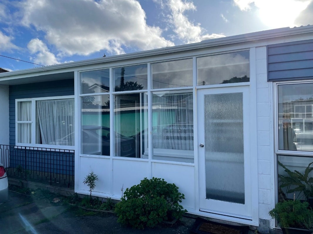 27C Brussels Street, Miramar, Wellington - Carousel 10