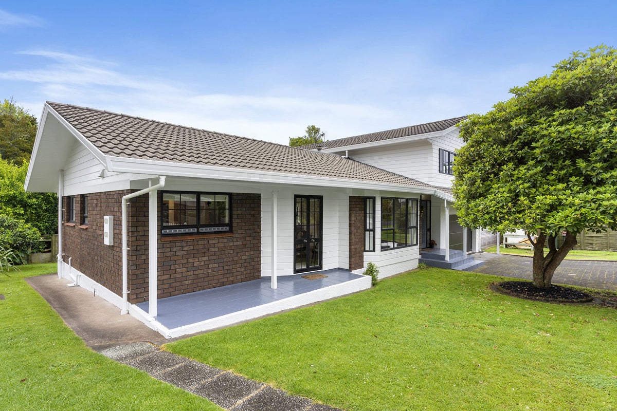 3A Douglas Avenue, Mount Albert, Auckland - Carousel 2