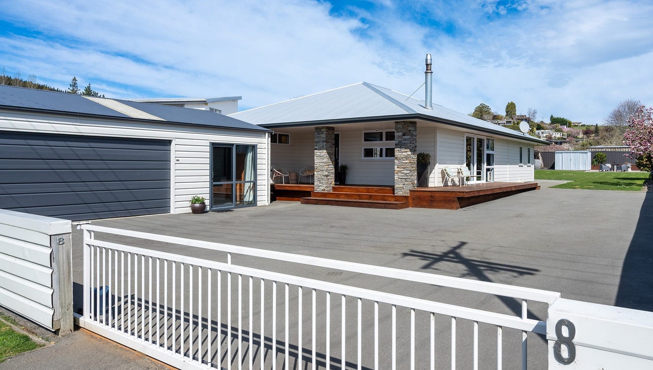 8 Margate Street, Waihola, Milton - Carousel 1