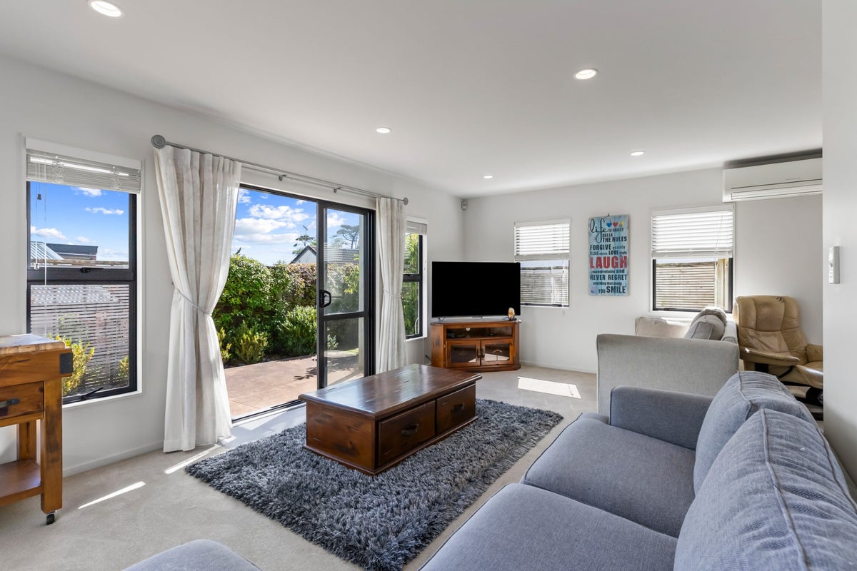 3/64 Schnapper Rock Road, Schnapper Rock, Auckland - Carousel 2