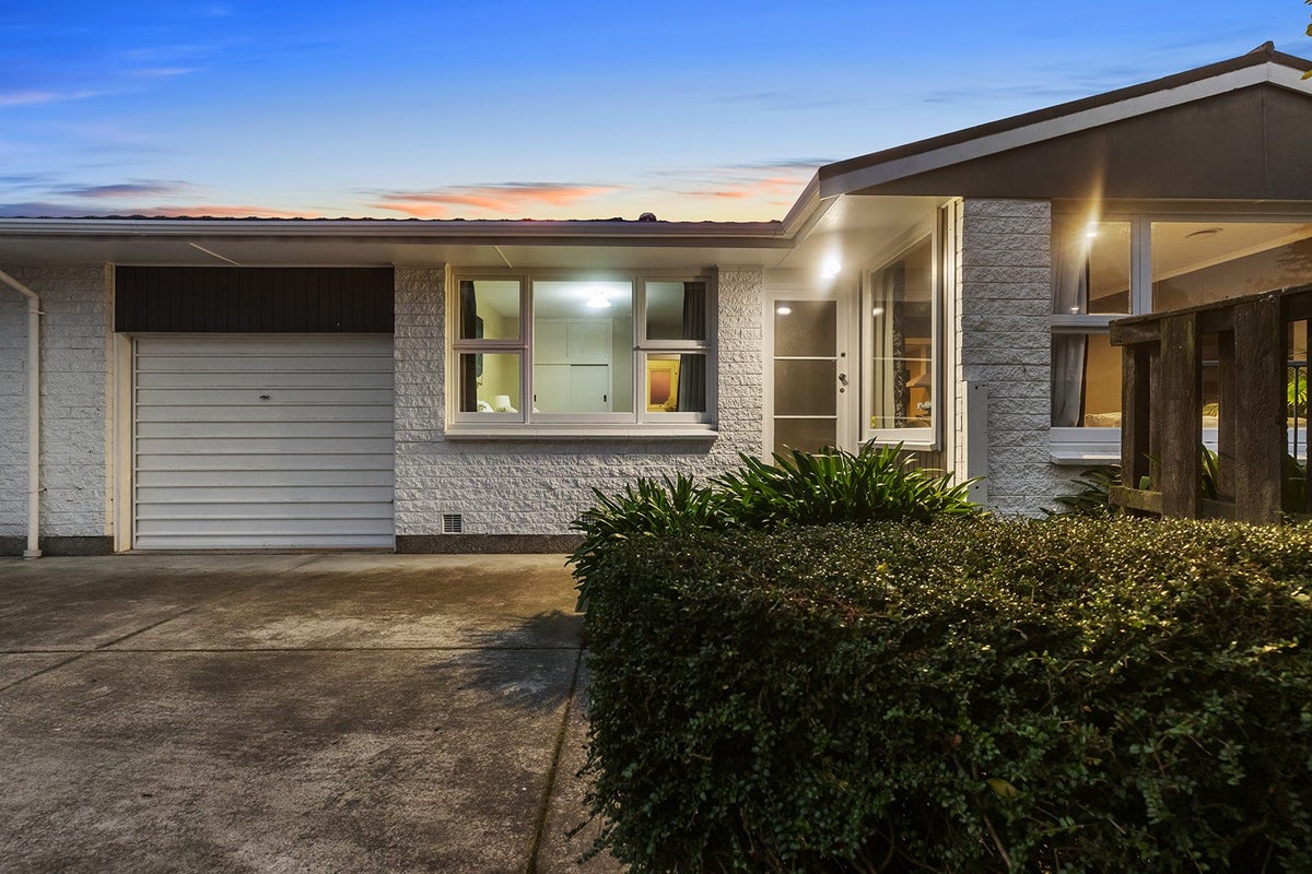 2/4 Kyeburn Place, Avonhead, Christchurch - Carousel 1