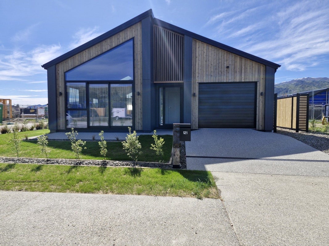 121 Wooing Tree Avenue, Cromwell, Cromwell - Carousel 1