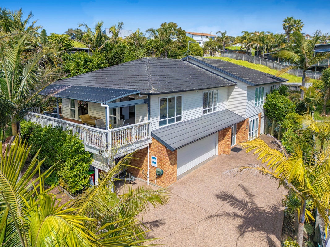 12 Hawaiian Parade, Arkles Bay, Whangaparaoa - Carousel 1