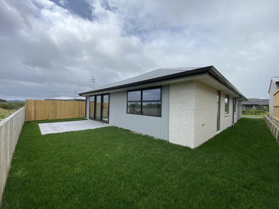 21 Cowell Crescent, Pyes Pa, Tauranga - Carousel 15