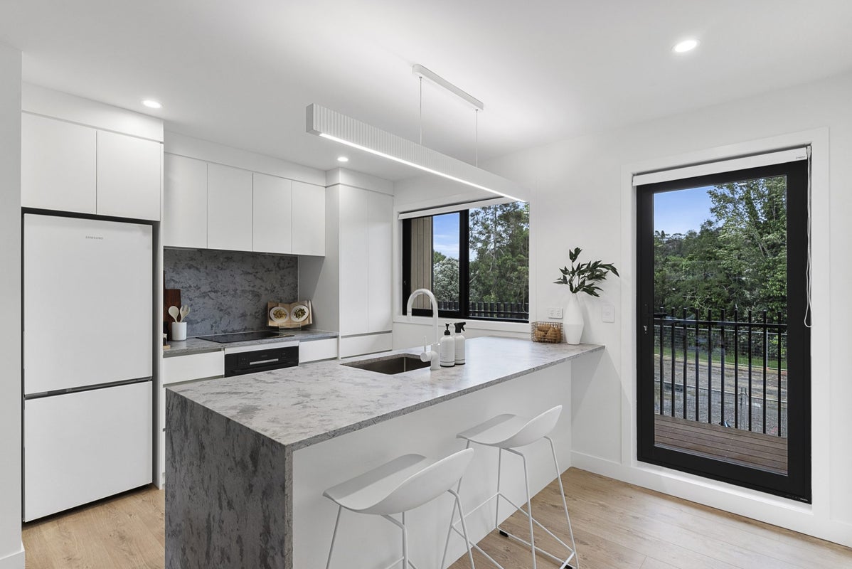3/47 Taipari Road, Te Atatu Peninsula, Auckland - Carousel 2
