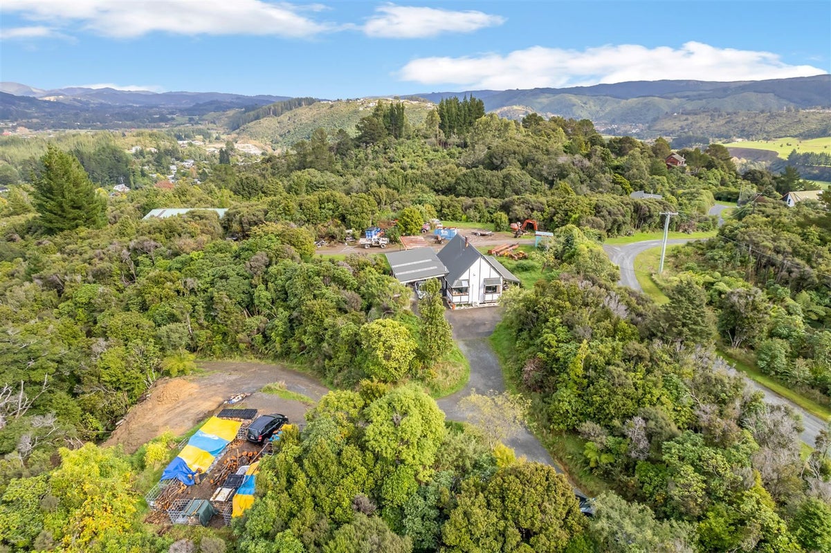 1154D State Highway 2, Te Marua, Upper Hutt - Carousel 2