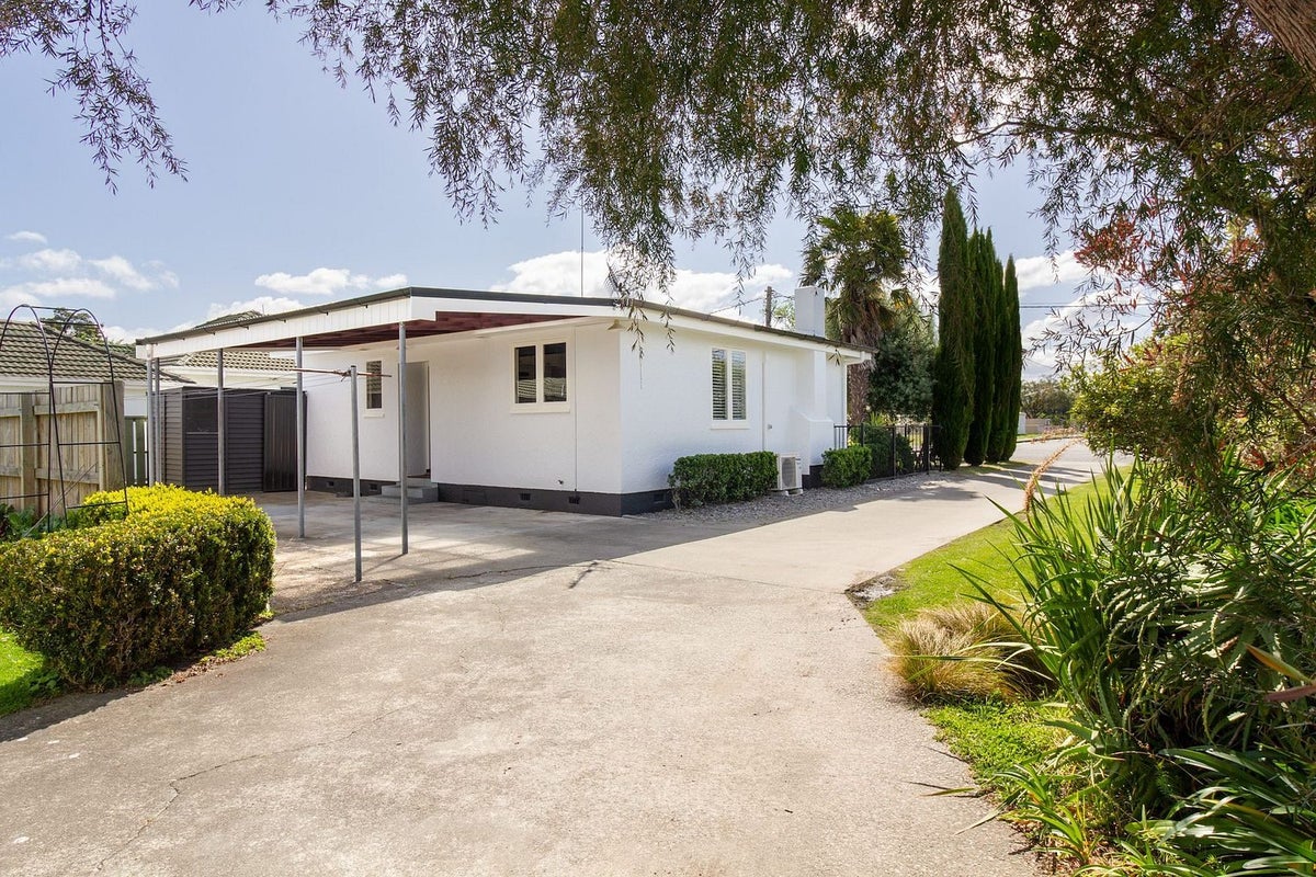 7 Devon Street, Taradale, Napier - Carousel 13