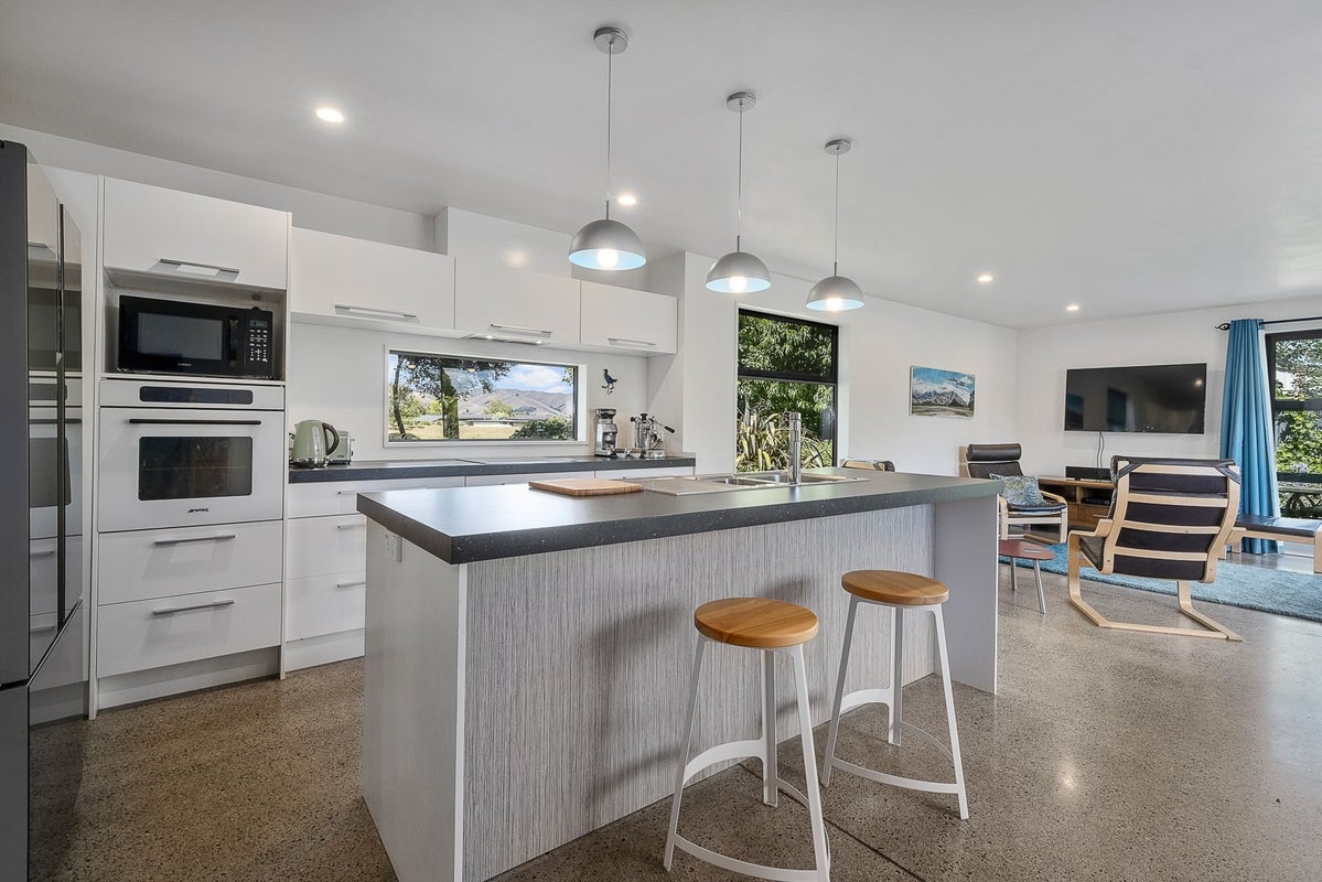 84 Dillons Point Road, Islington, Blenheim - Carousel 2