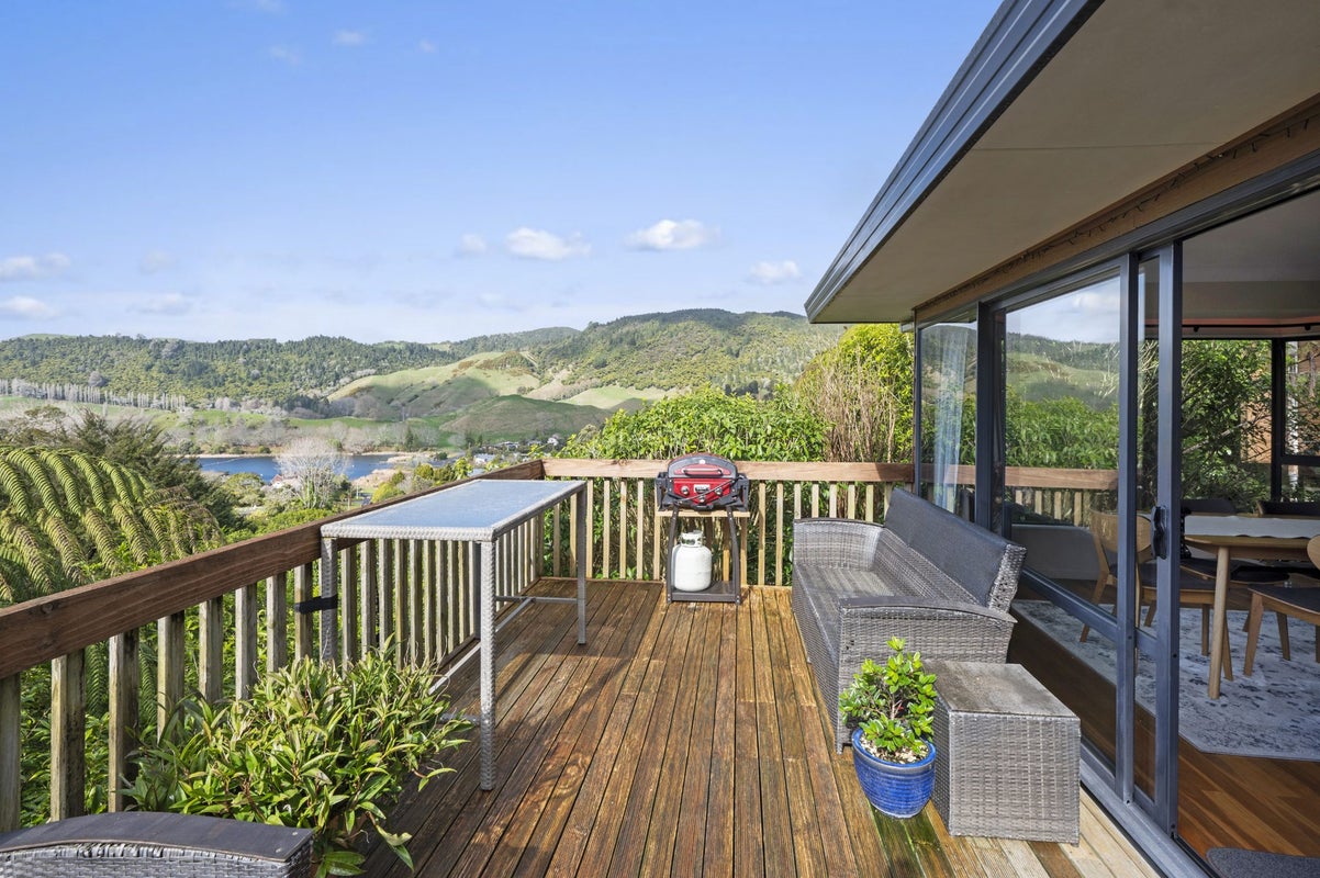 6 Ridge Road, Lake Okareka, Rotorua - Carousel 2