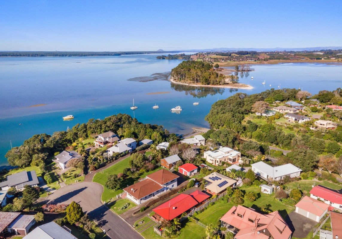 12 Giles Way, Tanners Point, Katikati - Carousel 32