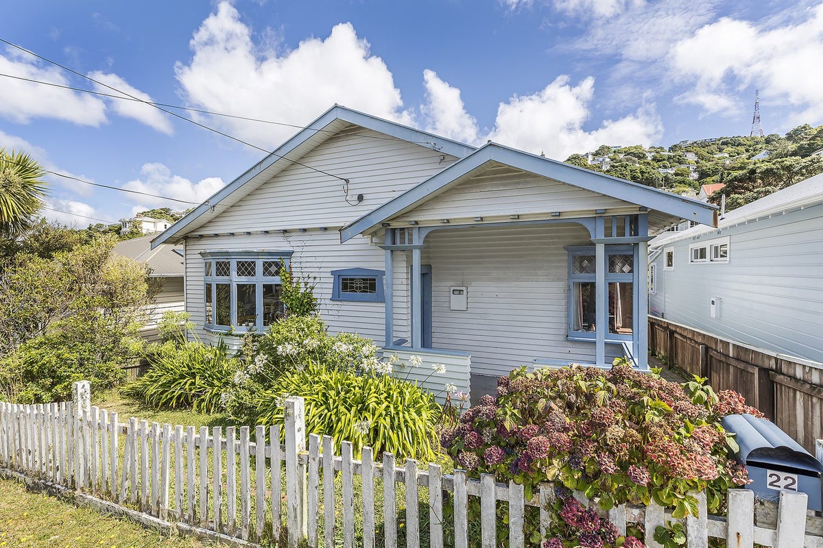 22 Hohiria Road, Hataitai, Wellington - Carousel 1