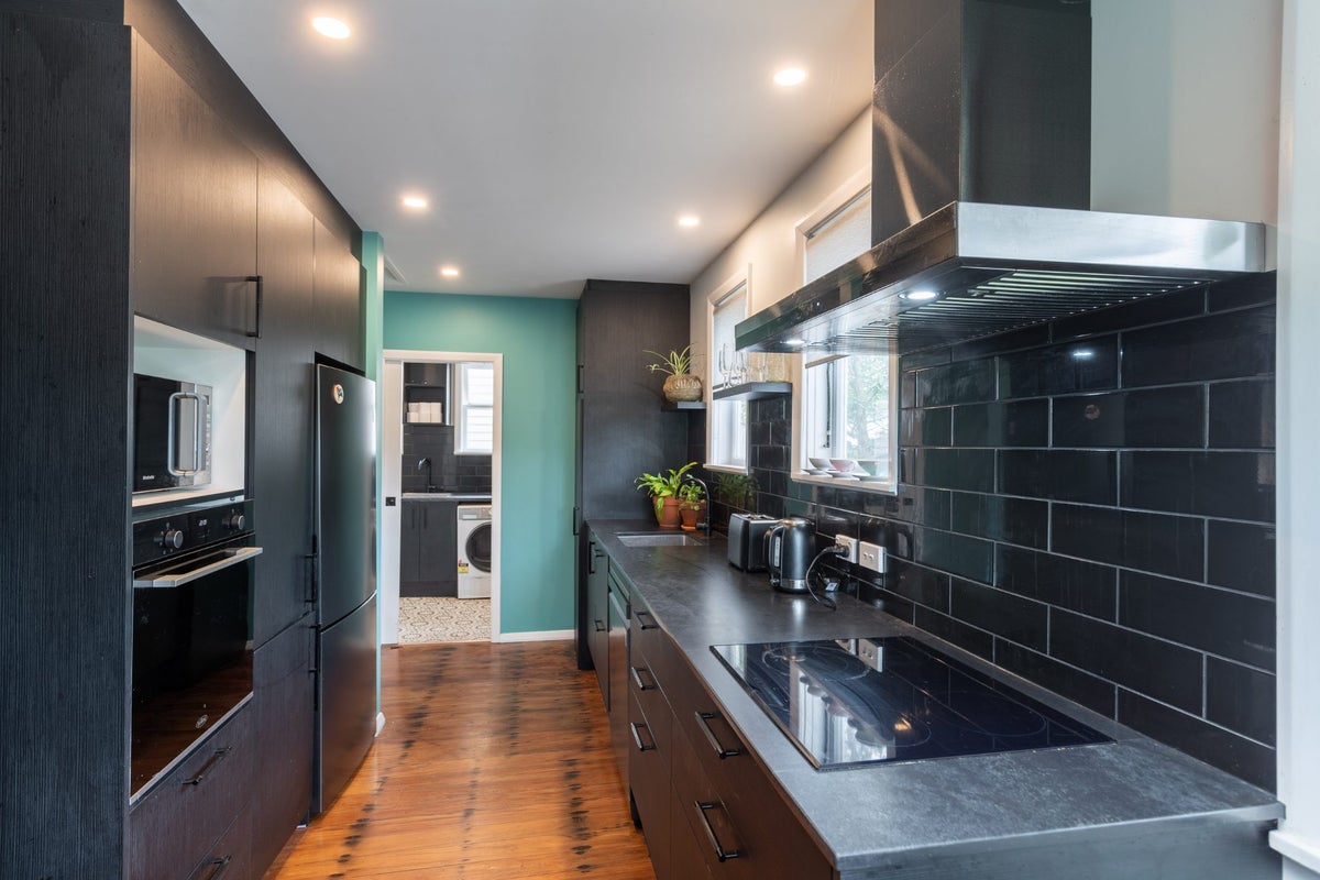 37 Downes Street, Titahi Bay, Porirua - Carousel 2