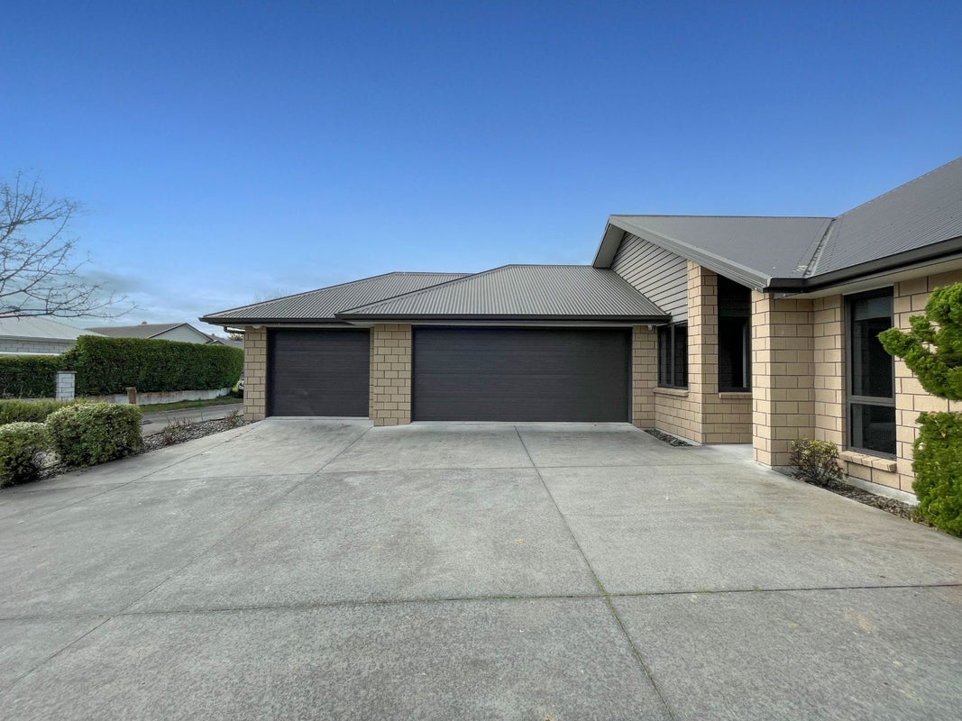 2 Sutherland Court, Flagstaff, Hamilton - Carousel 2