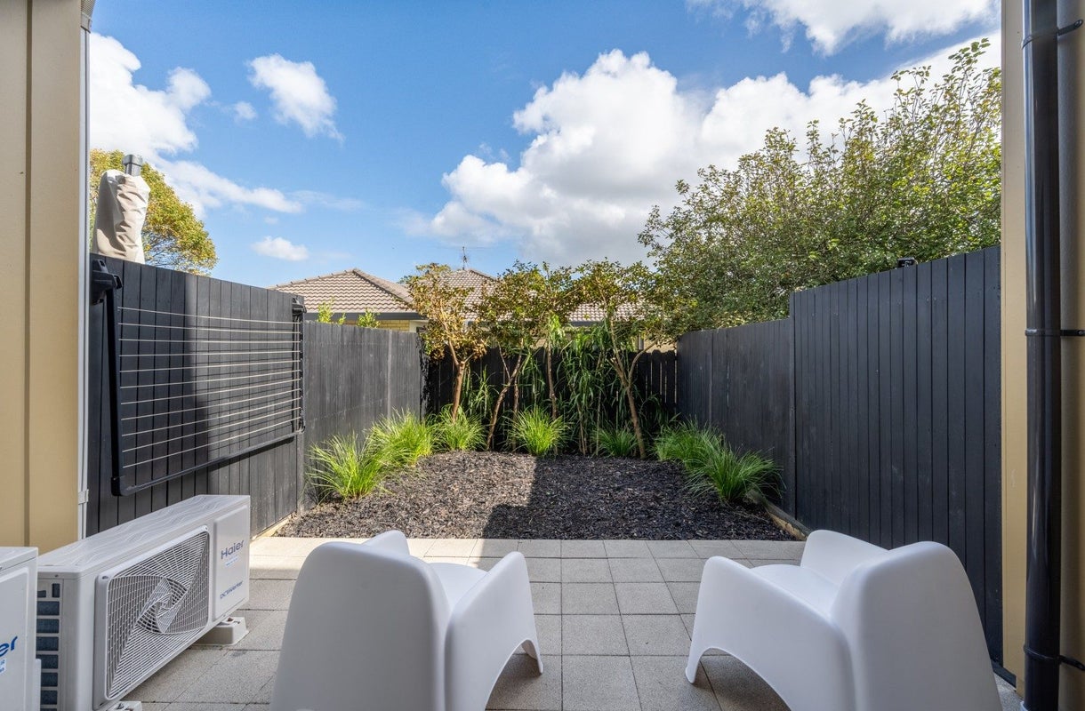 6/47A Huntington Drive, Huntington Park, Auckland - Carousel 2